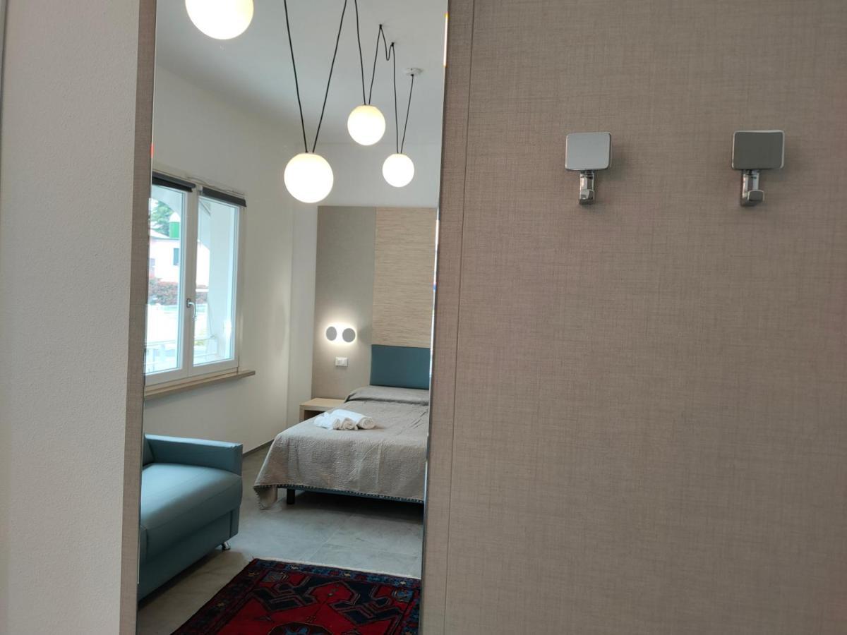 Iris Ar Holiday-Home Peschiera del Garda Exteriör bild