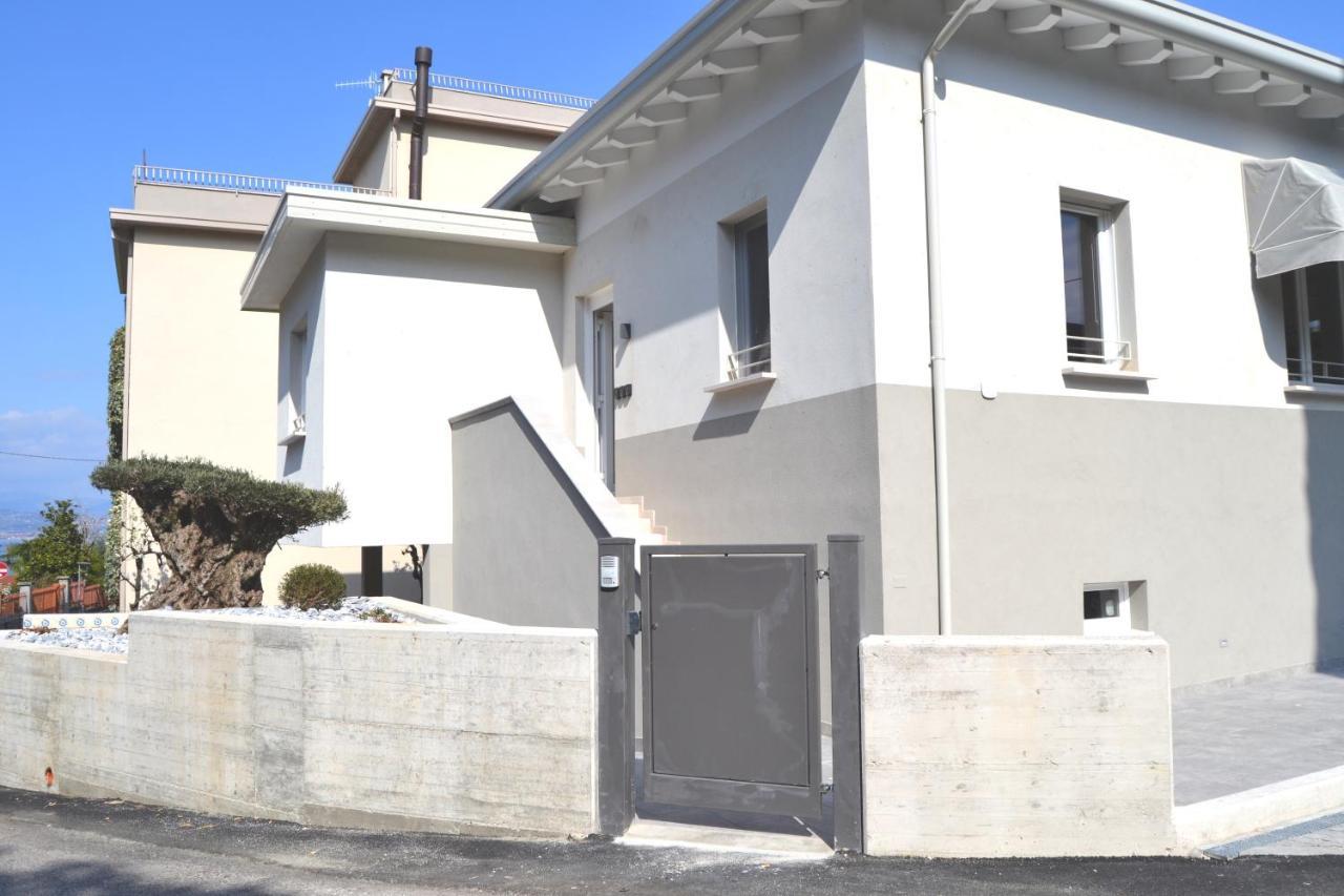 Iris Ar Holiday-Home Peschiera del Garda Exteriör bild